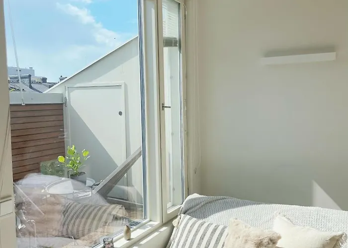 Heart Of Helsinki, New Loft,walk Everywhere, Balcony, 1 Beds And 1 Sofa Bed, Tram To Railway 100m, Walk Railway 20 Mins Lägenhet