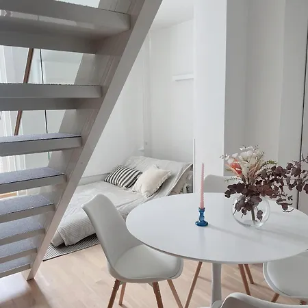 Downtown Sunny Balcony ,new Loft,walk Everywhere, 1 Beds And 1 Sofa Bed Apartment Helsinki